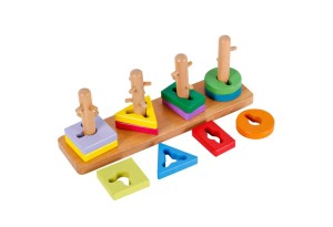 Дървена детска играчка Низанка с форми