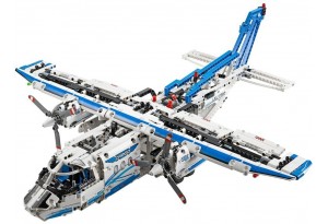 Lego Technic Товарен самолет